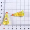 Miniaturas simuladas de botellas pequeñas para juego de alimentos al por mayor, botellas en miniatura de bebidas y vino, accesorios de resina de tienda de conveniencia, parches de dibujos animados surtidos