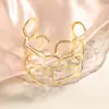 Pulsera de Metal con Patrón de Flores Abierta de Alta Venta Transfronteriza Pulsera de Lujo Ligero con Sensación de Alta Gama Joyería de Mano de Personalidad a la Moda para Mujeres Personalizada