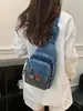 Nueva bolsa de pecho retro estilo étnico, diseño casual de mezclilla, moderna y espaciosa, bolsa cruzada versátil para el uso diario y los desplazamientos