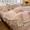 Estilo Francês Classe A Espessado Esculpido Leite Lã Conjunto de Quatro Peças Outono/Inverno Coral Lã Borboleta Capa de Edredom Lençol de Cama Conjunto de Três Peças Roupa de Cama 3