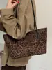 Bolso Tote de Lujo con Estampado de Leopardo para Mujer 2026 Nuevo Otoño/Invierno Diseño de Nicho Bolso para el Hombro para Viajar Versátil