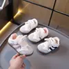 Zapatos infantiles Forrest Gump modelos nuevos primavera y otoño 2026 zapatillas deportivas para niños zapatillas casuales para niñas zapatos blancos para niños zapatillas de entrenamiento alemanas