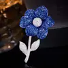 Broche floral luxuoso e elaborado com adornos completos de diamantes, elegante pino de flor de zircônia, broche decorativo de alta qualidade para ternos e casacos femininos