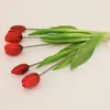 Buquê de tulipas artificiais de borracha macia com cinco hastes para decoração de cena, flores de tulipa de alta qualidade para casamento, flores artificiais
