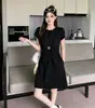 Ropa de Mujer Nueva de Tallas Grandes para Verano 2026 para Mujeres Curvilíneas, Adelgazante y que Favorece la Figura, Ceñida en la Cintura, Vestido Casual de Tallas Grandes a la Moda que Reduce la Edad