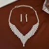 Conjunto de brincos e colar de luxo personalizado, elegante e sofisticado, com incrustações de diamantes exagerados, estilo europeu e americano, para jantares de noiva.