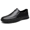 Primeira Camada Couro Bovino Sapatos Casuais de Couro Masculinos Couro Genuíno Novos Sapatos de Negócios Solado Macio Superfície Macia Costurados à Mão Sapatos para Homens de Meia-Idade e Idosos