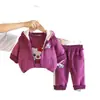 Roupas de Outono e Inverno para Meninas Estiloso Bebê 2026 Novo Conjunto Infantil Veludo Plus Roupas Gatinho Conjunto de Três Peças Outono e Inverno Tendência