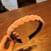 Diadema de esponja de ala ancha de color caramelo linda de estilo coreano, elegante, nueva y versátil, diadema de celebridad de Internet con temperamento para salidas, venta al por mayor para mujeres