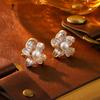 Nuevos Pendientes de Perla de Agua Dulce con Flor Microincrustada, Pendientes Versátiles de Nueva Estética Verde, Pendientes de Lujo Ligero de Moda