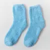 Calcetines de Terciopelo Coral de Colores Vivos, Calcetines de Mujer para Otoño e Invierno, Calcetines Gruesos y Cálidos de Color Puro para el Hogar, Calcetines de Toalla de Caña Media