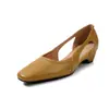 Sapatos Femininos Branqueadores Roxos Estilosos de Corte Baixo Versáteis Vazados de Peça Única, Novo Modelo de Verão, Salto Médio Espesso de 3,5cm em Couro Bovino