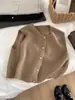 Chaleco de punto gris de alta gama con pequeños botones dorados para mujer, otoño e invierno, suave y glutinoso, chaleco suéter para llevar en capas, top sin mangas con sentido del diseño