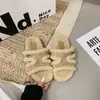 2026 Invierno Nuevo Piel de Cordero Plano de Una Correa Pantuflas de Piel para Mujer Versátiles para Exteriores Casuales Cálidas Zapatos Pantuflas de Algodón