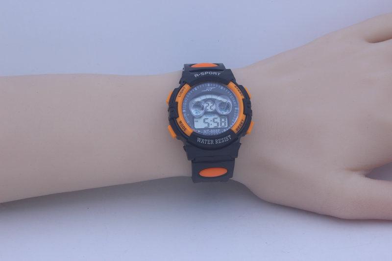 888F-025.jpg