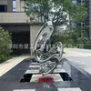Escultura Abstrata de Fita em Aço Inoxidável com Acabamento Espelhado Personalizada com Arte Criativa de Gota d'Água Torcida para Decoração de Fonte de Chão
