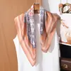 Lenço Quadrado Elegante Floral 70cm para Mulheres, Lenço de Seda Suave e Gracioso, Novo Lenço Decorativo Versátil de Primavera e Verão, Lenço de Pescoço para Mulheres