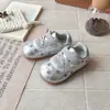 Tênis esportivo infantil feminino, estilo princesa floral e doce, nova coleção outono/inverno 2026, tênis de corrida infantil, para bebês e crianças pequenas, estilo Forrest Gump