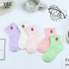 Par de meias infantis Yi verão novo rede grande ultra-fina cartoon morango meias algodão penteado meias sem costura para meninas