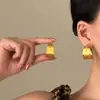 Aguja de Plata Metal Redondo Puntos Simples Ear Cuff Sentido del Diseño Personalidad de Nicho Versátil Pendientes Lujo Ligero Sentido de Alta Gama Pendiente