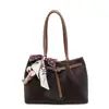 Bolso de Hombro de Gamuza de Gran Capacidad para Mujer, Moda de Comercio Exterior Transfronterizo, Estilo Nuevo, Simple y Elegante, para el Trabajo y los Viajes