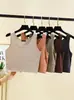Colete Curto de Modal para Primavera e Verão Wrap Gola Redonda Ombligo Camisa Base Distinta Moda Versátil Top Feminino Costas