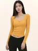 Camiseta de manga larga con cuello en forma de corazón para mujer, corte ajustado, favorecedora, camiseta de hombro normal para mujer, top básico elegante y versátil de manga larga para principios de otoño para mujer