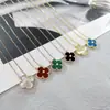 Colar Fanjia Diamante Trevo de Quatro Folhas de Natal Feminino Prata Esterlina Banhado a Ouro Luxo Acessível Madrepérola Branca Natural Ágata Vermelha Corrente para Clavícula