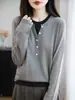 Nuevo Jersey de Punto de Dos Piezas Falsas en Color Contrastante Otoño e Invierno para Mujer Estilo Coreano Reductor de Edad Top Interior Jersey Básico y Versátil para Mujer