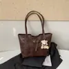 Bolso Tote Chic Estilo Británico de Gran Capacidad Transfronterizo Nuevo Otoño para Mujer Nicho Casual para Viajar al Trabajo Bolso de Hombro Único