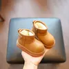 Nuevos zapatos de algodón con forro polar engrosado para otoño e invierno, botas de algodón cálidas de invierno, botines antideslizantes de suela blanda, zapatos para niños y niñas pequeños