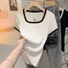 Camiseta Cuadrada de Manga Corta para Mujer, Verano, Cuello Bajo, Ajustada, Bloques de Color, Juvenil, Nicho, Top de Seda Helada