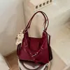 Bolsa tote nicho para mulher executiva 2026 novo modelo bolsa de ombro de grande capacidade bolsa transversal versátil simples retrô bolsa transversal moderna
