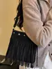 Shuai Mi Jia Bolso Pequeño Cuadrado Retro Francés con Borlas para Commuter para Mujer 2026 Nuevo Bolso de Hombro Único Cruzado con Borlas de Alto Valor