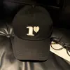 Gorra de Béisbol Roja Bordada con Corazón de Alta Calidad para Mujer, Estilo Coreano, Ala Ancha, Circunferencia de Cabeza Grande, Gorra Favorecedora, Gorra de Pico