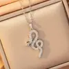 [Zircônio com Incrustação de Cobre] Colar em Formato de Cobra Popular Transfronteiriço para Mulheres, Corrente de Clavícula de Aço Inoxidável Elegante Acessível de Luxo Personalizado