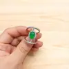 Anillo de Calcedonia Verde Natural Qiguang con Cabujón Grande Cuerpo Vidrioso Cada Verde Imperial Comparable al Color Jadeíta Piedra de Jade Anillo para Mujer