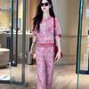 2025 Nova Moda Verão Feminina Casual Estilo Esportivo Rosa Estampado Manga Curta Tops Calças de Pernas Largas Conjunto de Duas Peças
