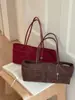 Bolso tote retro, de alta gama, versátil, con gran capacidad, adecuado para uso casual y para ir al trabajo, bolso de hombro ligero para mujer 2026, bolso de moda para llevar bajo el brazo