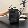 Bolso cuadrado pequeño calado estilo coreano para mujer, bolso para teléfono móvil, nuevo modelo de verano 2026, bolso de hombro/bandolera moderno y popular para el uso diario