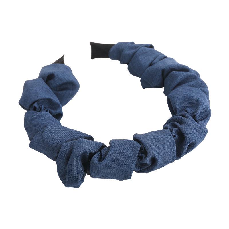 9057