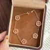 Novo Bracelete Peônia Vermelha da Xiaohongshu para Mulheres, Flor de Peônia Vermelha Romã com Diamantes Cintilantes, Bracelete Versátil de Inverno de Luxo Acessível