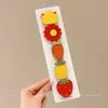 Lindas pegatinas de flequillo de dibujos animados para otoño e invierno, diademas de punto florales versátiles de estilo coreano con cierres de velcro, que exudan un ambiente sofisticado y elegante