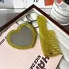 Espejo en Forma de Corazón Peine Pequeño Peine de Acrílico Colgante de Peine Accesorio de Bolso Simple Versátil Llavero con Mango de Peine Portátil
