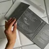 Convites de Casamento Personalizados de Veludo Transfronteiriços com um Toque de Luxo, Novos Convites de Acrílico, Cartões de Casamento de Nicho de Alto Padrão