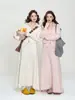 Nuevo Conjunto de Dos Piezas para Mujer Otoño/Invierno 2026: Cárdigan de Punto con Cuello Solapa y Doble Cremallera + Falda de Cintura Alta Estilo Casual