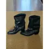 Versão em couro ~ Novas botas de montaria estilo coreano com bico fino e panturrilha larga para mulheres, versáteis e estilosas, com saltos grossos e design plissado