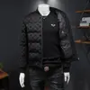 Invierno 2024 Nuevo Estilo Europeo de Moda Chaqueta Abrigo de Plumas de Pato Blanco Casual de Moda para Hombre Cuello Alto Relleno Flocado