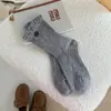 Calcetines Cálidos de Lana y Lyocell con Pelo Otoño e Invierno 2025 Mismo Estilo que Ins Encaje Retro Acolchados Engrosados de Media Pantorrilla para Mujer