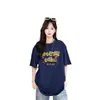 Camiseta de Manga Curta Bordada com Pérolas e Letras Estilo Retrô Americano para Mulheres 2026 Novo Estilo de Verão Solta e Preguiçosa Tops de Casal